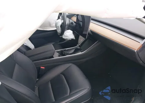 2020 Tesla Model Y Long Range Dual Motor All-Wheel Drive/Performance Dual Motor All-Wheel Drive z USA, uszkodzony, nr VIN 5YJYGDEF5LF006109